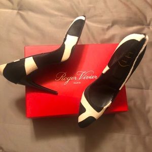 Roger Vivier Pony Hair heels, size 40 (NWT)